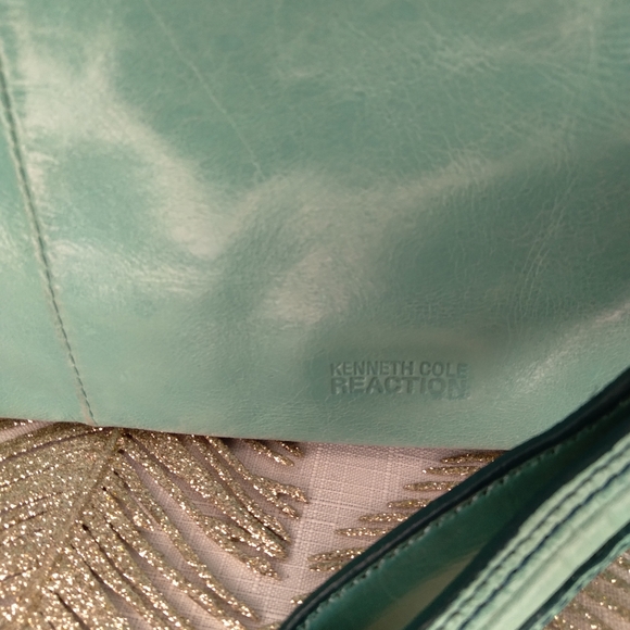 Beautiful blue Kenneth Cole Reaction wristlet clutch. - Picture 3 of 6